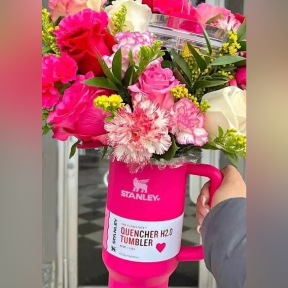 Stanley Quencher H2.0 Tumbler-Cosmic Pink - Picture 6 of 6